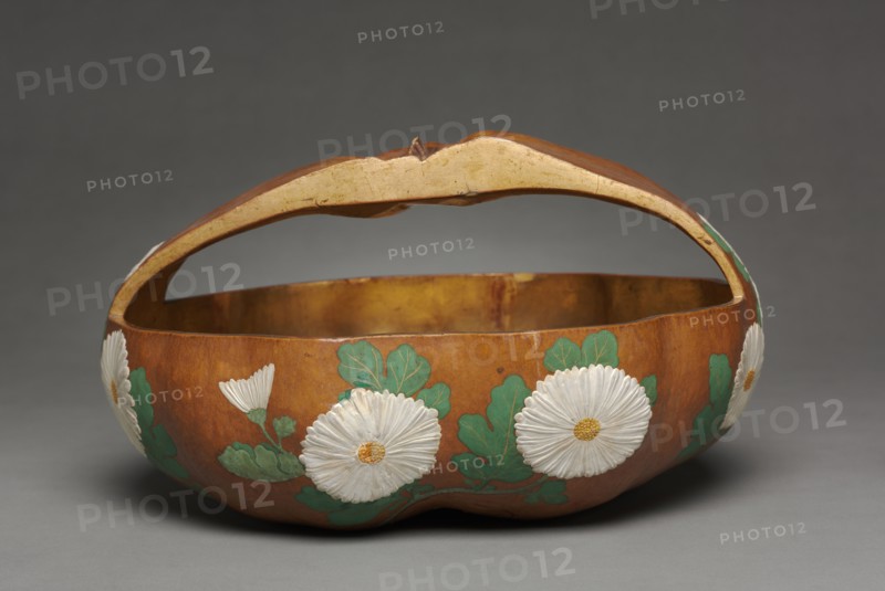 Gourd Basket with Chrysanthemum Design, 1700s. Attributed to Ogata Korin (Japanese, 1658-1716). Gourd; lacquered and painted with gesso, color, and gold pigments; overall: 16 x 30.2 cm (6 5/16 x 11 7/8 in.).