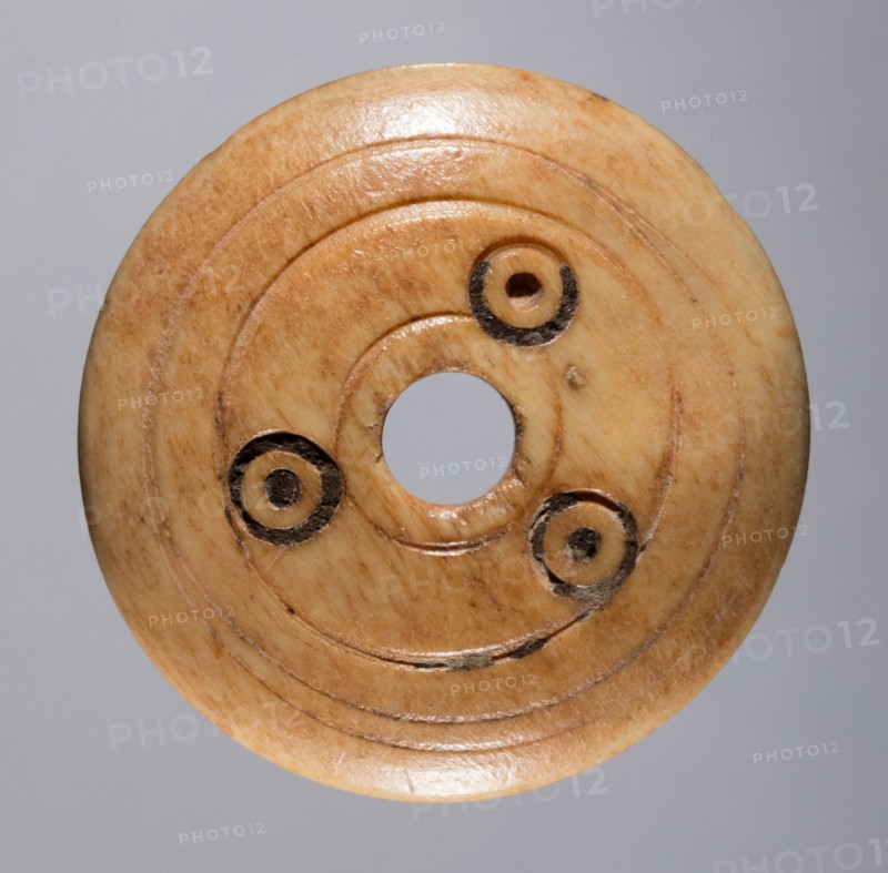 Spindle Whorl, 700s - 900s. Iran, early Islamic period, 8th - 10th century. Bone, incised; overall: 0.5 x 2.9 x 2.9 cm (3/16 x 1 1/8 x 1 1/8 in.)