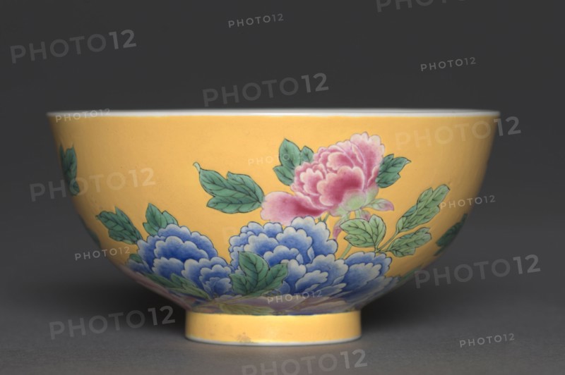 Bowl with Peonies, 1662-1722. China, Jiangxi province, Jingdezhen kilns, Qing dynasty (1644-1912), Kangxi mark and reign (1661-1722). Porcelain with foreign color (yangcai) overglaze enamel decoration; diameter: 12.4 cm (4 7/8 in.); overall: 6.2 cm (2 7/16 in.).