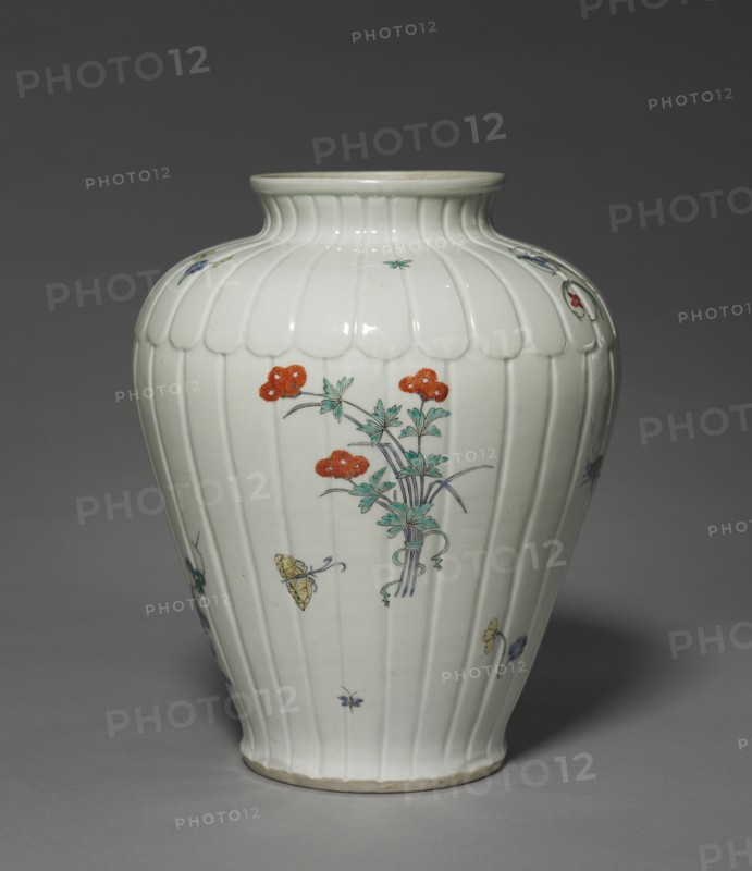 Vase with Floral, Insect, Bird, and Chinese Designs: Kakiemon Type, late 17th century. Japan, Edo Period (1615-1868). Porcelain with overglaze enamel, gilding and carved decoration; diameter: 22 cm (8 11/16 in.); overall: 27.1 cm (10 11/16 in.).