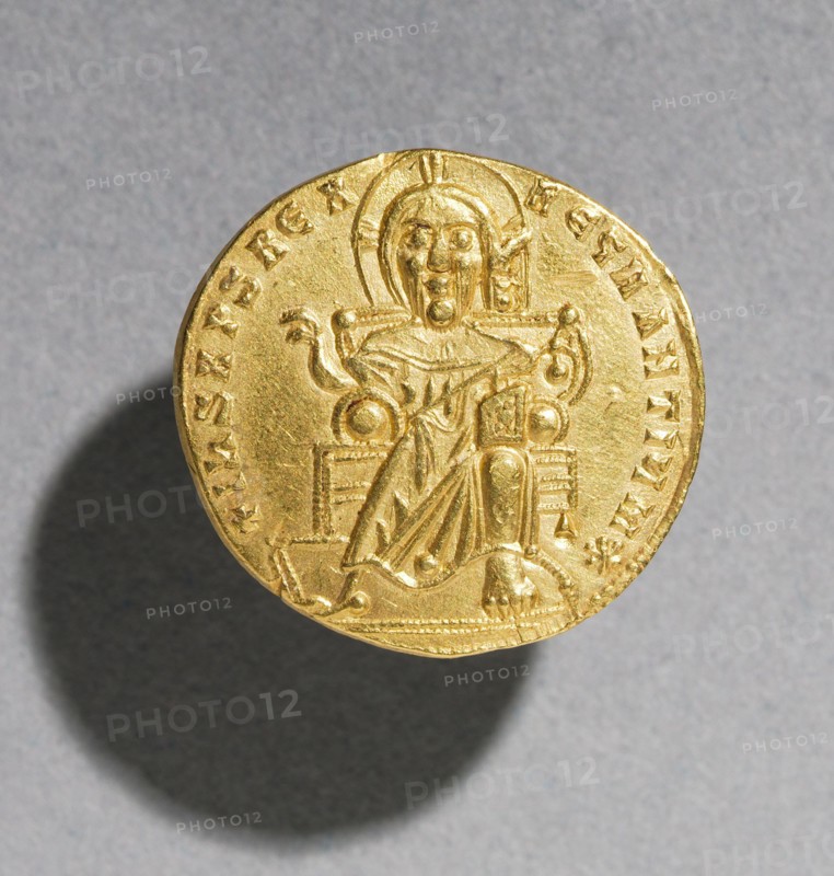 Solidus with Romanus I Lecapenus and His Son Christopher, 920-944. Byzantium, 10th century. Gold; diameter: 2.1 cm (13/16 in.)