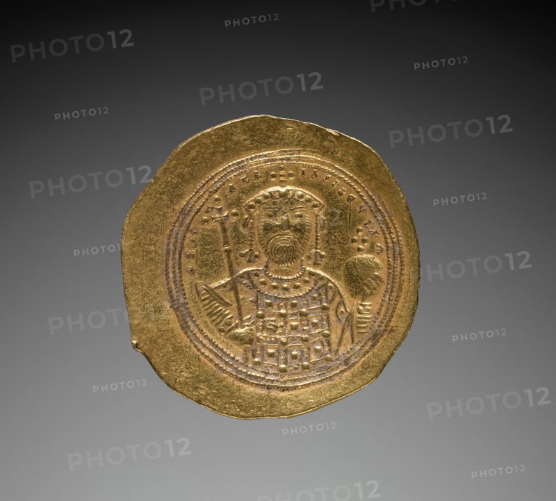 Nomisma with Constantine IX Monomachus (reverse), 1042-1055. Byzantium, 11th century. Gold; diameter: 2.9 cm (1 1/8 in.)