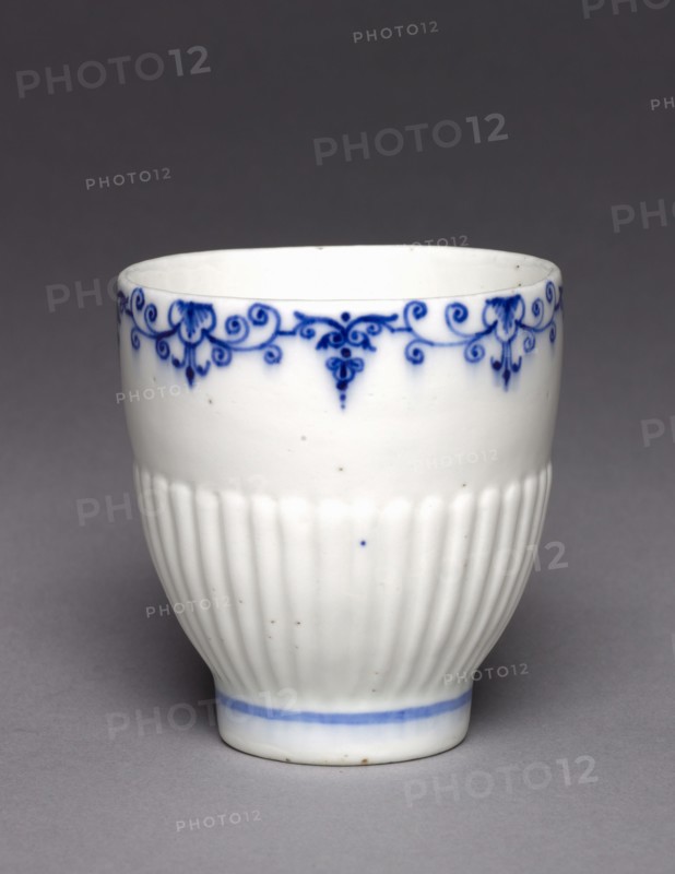 Cup (Tasse), c. 1737. Mennecy- Villeroy Factory (French). Soft-paste porcelain with underglaze blue decoration; overall: 7.7 cm (3 1/16 in.).
