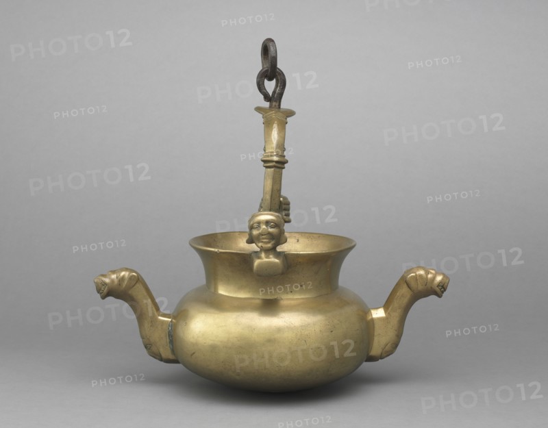 Lavabo, 1400s. South Netherlands, Valley of the Meuse, 15th century. Brass; diameter: 23.8 cm (9 3/8 in.); overall: 36.9 x 46.4 cm (14 1/2 x 18 1/4 in.).