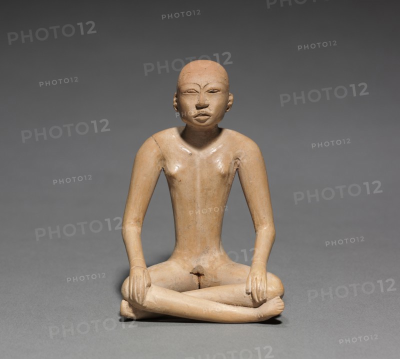 Seated Figurine, 1-700. Mexico, Gulf Coast, Huastec area (near Pánuco), 1st-8th Century. Earthenware; overall: 9 cm (3 9/16 in.).