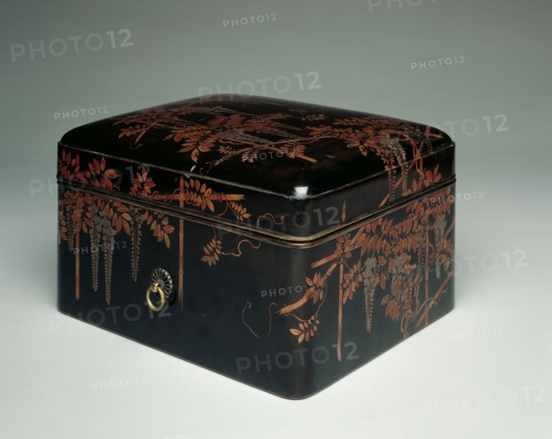 Cosmetic Box with Lid, 1573-1615. Japan, Momoyama Period (1573-1615). Wood with lacquer; valance: 19.7 x 26.7 x 33.4 cm (7 3/4 x 10 1/2 x 13 1/8 in.).