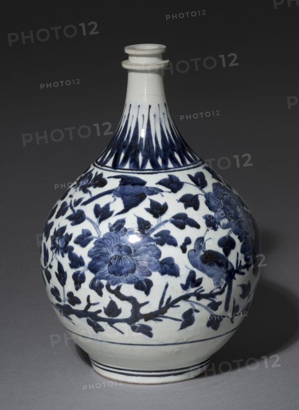 Apothecary's Bottle: Arita Ware, c. 1670-1680. Japan, Edo Period (1615-1868). Porcelain with underglaze blue decoration; overall: 41.3 cm (16 1/4 in.).