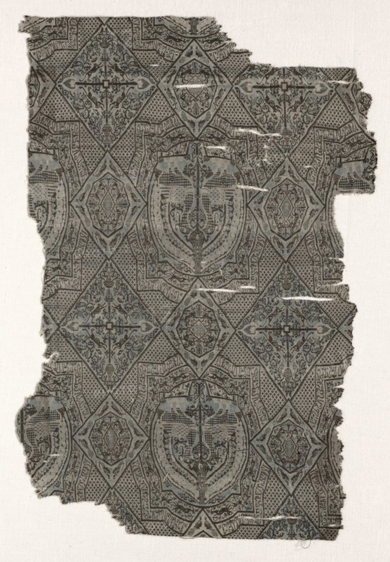 Fragment, 1000s - 1100s. Iran or Iraq ?, Seljuk period, 11th - 12th century. Lampas weave, silk; overall: 49 x 33 cm (19 5/16 x 13 in.)