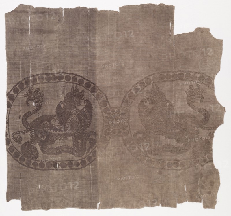 Fragment, 900s. Iran or Iraq ?, Buyid period, 10th century. Twill weave; silk; overall: 72.5 x 68.5 cm (28 9/16 x 26 15/16 in.)