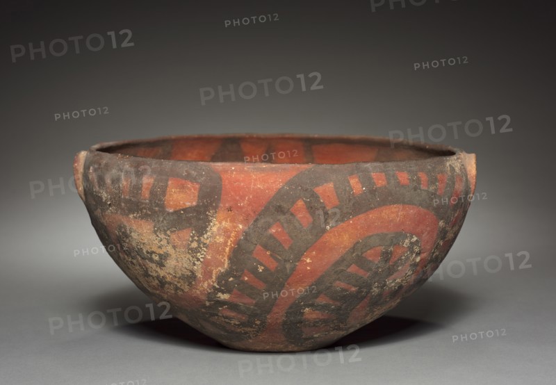 Two-Handled Bowl, 1000-1500. Argentina, Santamariana Culture, 11th-15th century. Earthenware; diameter: 25 cm (9 13/16 in.); overall: 13.4 x 26.9 cm (5 1/4 x 10 9/16 in.).
