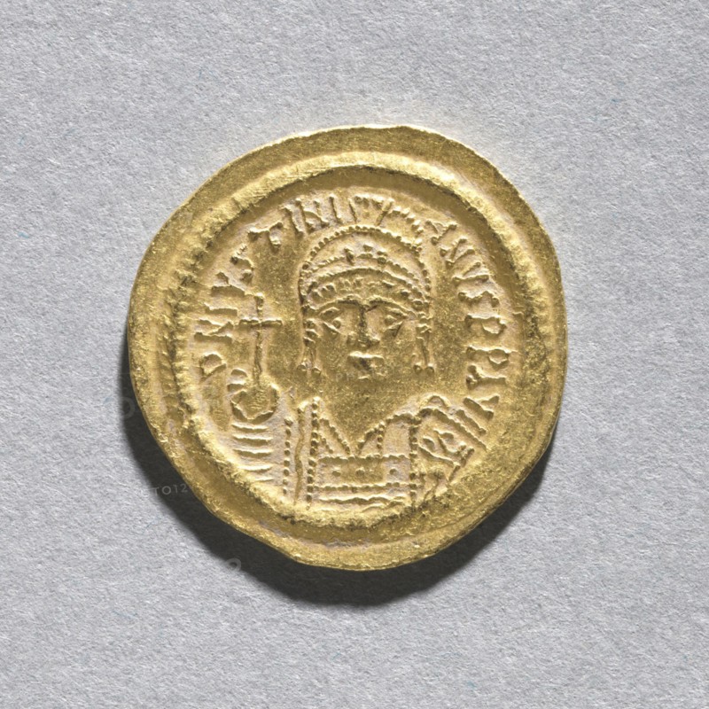 Solidus of Justinian I (obverse), c. 545-565. Byzantium, Constantinople, Byzantine period, 6th century. Gold; diameter: 2 cm (13/16 in.)