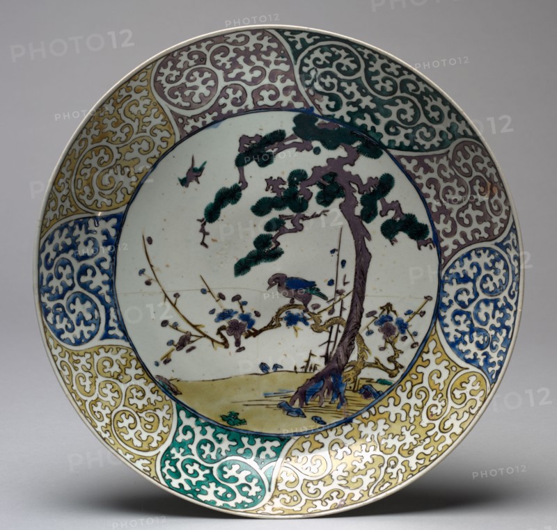 Plate with Bird and Flower, late 1600s. Japan, Edo period (1615-1868). Porcelain with overglaze enamel (Hizen ware, Ko-Kutani style); diameter: 37.5 cm (14 3/4 in.).