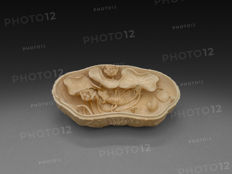 Box in Form of Lotus Leaf, 1700s. China, Qing dynasty (1644-1911). Ivory; overall: 5.1 cm (2 in.).