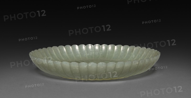 Plate in the Form of a Chrysanthemum, 1700s-1800s. China, Qing dynasty (1644-1911). Jade; diameter: 11.1 cm (4 3/8 in.); overall: 2 cm (13/16 in.).