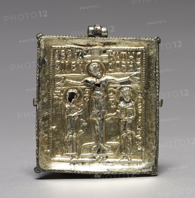 Enkolpion with the Crucifixion (front) and Saints Theodore and George (back), 1080-1120. Byzantium, Constantinople, Byzantine period, 11th-12th century. Silver gilt and cloisoné enamel; overall: 5.1 x 4.1 cm (2 x 1 5/8 in.).