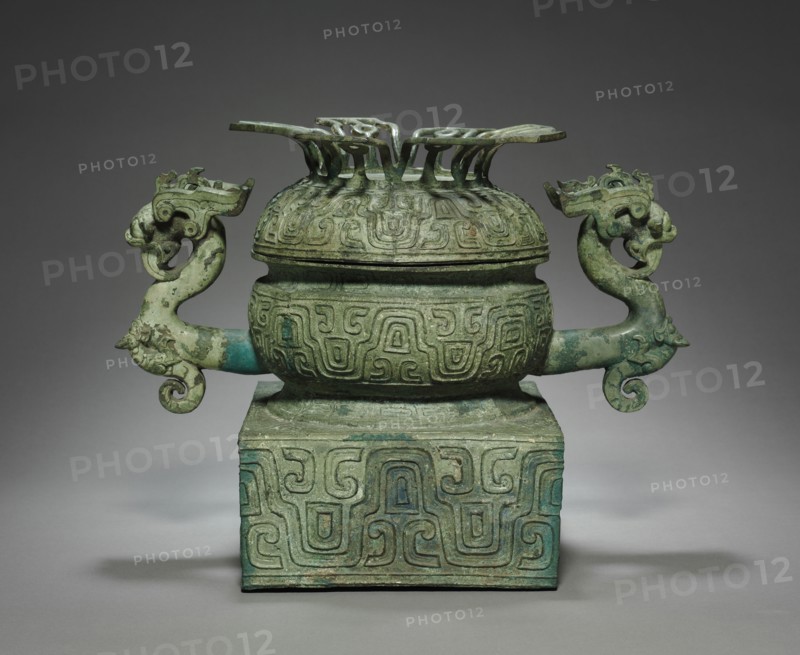 Food Container (Gui), 600-500 BC. China, Eastern Zhou dynasty (770-256 BC), Spring and Autumn period (770-476 BC). Bronze; overall: 34.3 x 44.5 cm (13 1/2 x 17 1/2 in.).