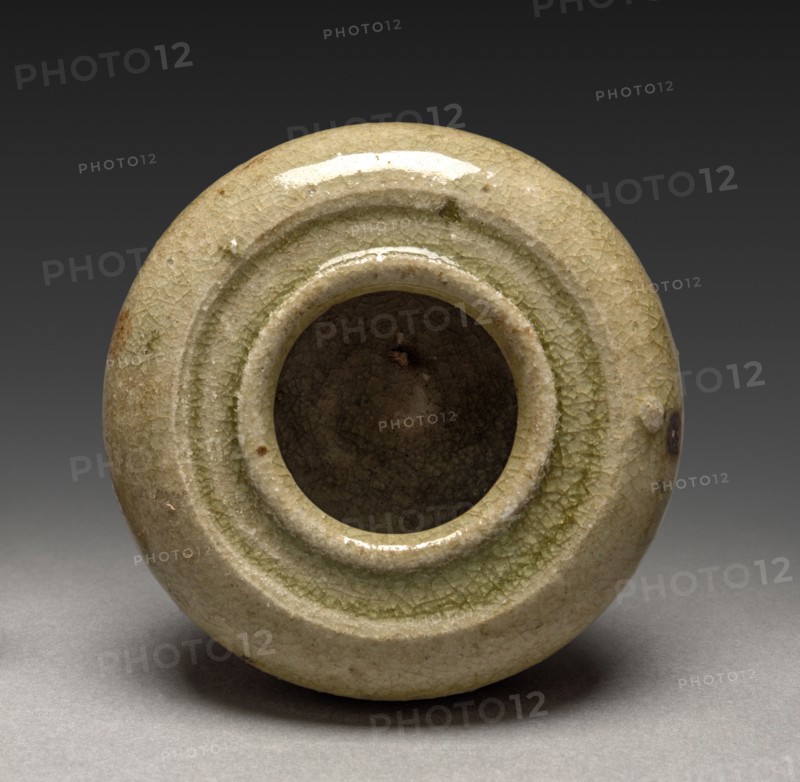 Incense Box: Seto Ware, 1200s-1300s. Japan, Kamakura Period (1185-1333). Glazed stoneware; diameter: 6 cm (2 3/8 in.); overall: 3.5 cm (1 3/8 in.).