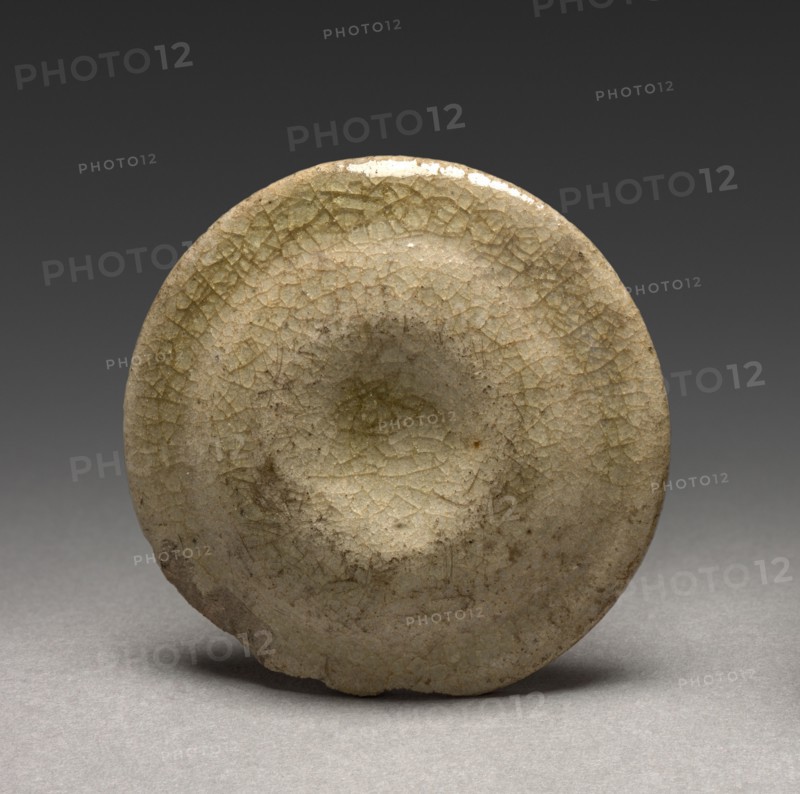 Incense Box (lid): Seto Ware, 1200s-1300s. Japan, Kamakura Period (1185-1333). Glazed stoneware; diameter: 6 cm (2 3/8 in.); overall: 3.5 cm (1 3/8 in.).