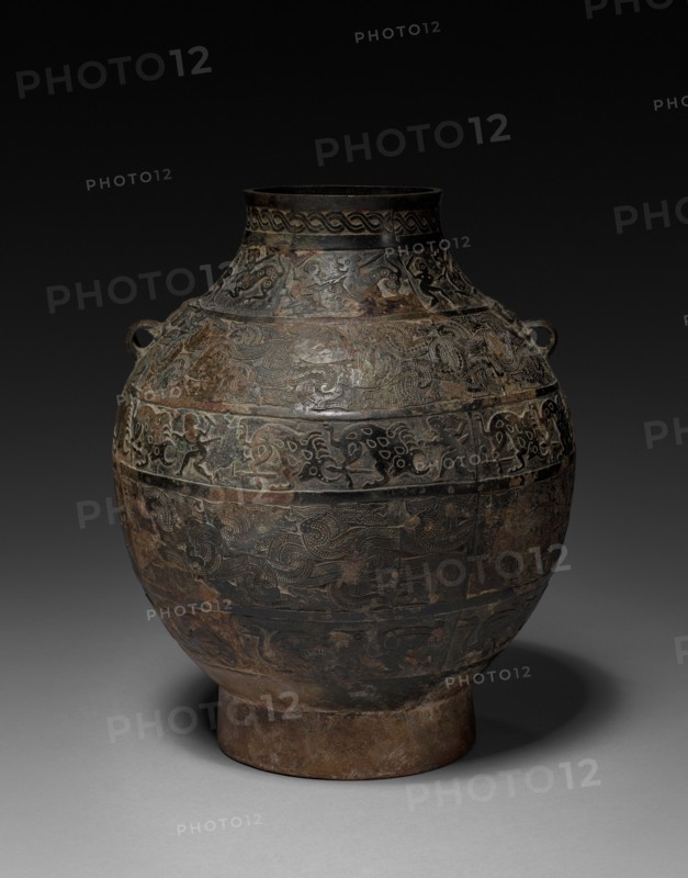 Hu (Jar), 481-221 BC. China, Eastern Zhou dynasty (771-256 BC), Warring States period (475-221 BC). Bronze; overall: 25.5 cm (10 1/16 in.).