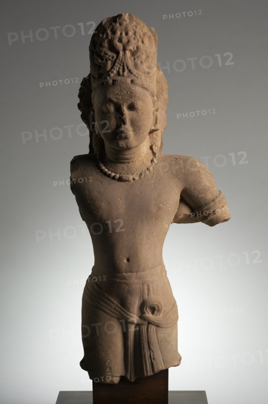 Vishnu, late 400s. Central India, Gupta Period, 5th Century. Sandstone; overall: 85.4 cm (33 5/8 in.).