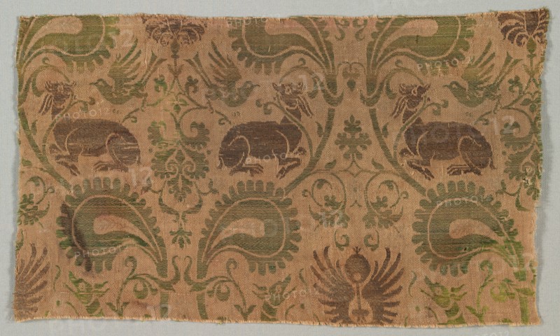 Silk with Dogs and Birds amid Vines, 1350-1400. Italy, second half of 14th century. Silk, gold thread; a combination of two weaves, 2/1 twill and plain weave (lampas); overall: 20.7 x 34.7 cm (8 1/8 x 13 11/16 in.)