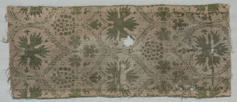 Silk Fragment, c. 1360s-1380s. Italy, second half of 14th century. Lampas weave, silk; overall: 39 x 16.3 cm (15 3/8 x 6 7/16 in.)