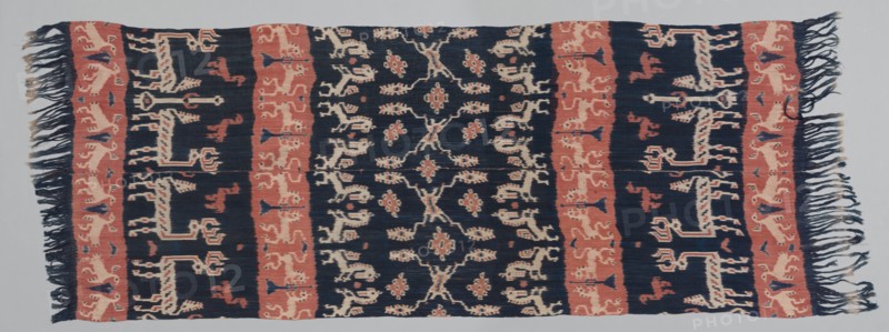 Hinggi, late 1800s. Indonesia, Sumba, late 19th century. Cotton, ikat dyed; overall: 268.5 x 94 cm (105 11/16 x 37 in.)