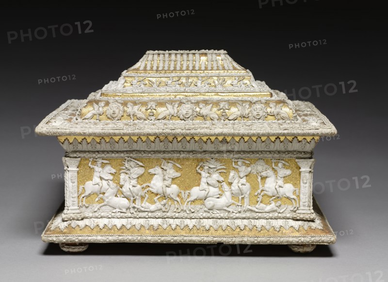 Box with Military Scenes from Antiquity, c. 1520-1530. Workshop of the Cleveland Casket (Italian). Pastiglia on gilded wood; overall: 20.3 x 29.9 x 21.6 cm (8 x 11 3/4 x 8 1/2 in.).