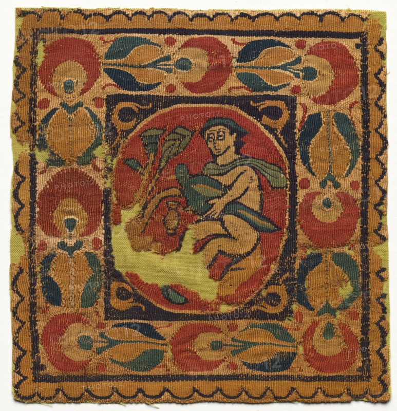Square Segmentum, 400s ?. Egypt, Byzantine period (?), 5th century (?). Tapestry; linen and wool; overall: 21.6 x 20.6 cm (8 1/2 x 8 1/8 in.)
