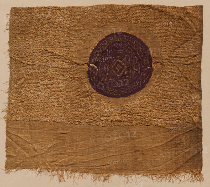 Fragment with Gold Foil, from a Furnishing Fabric, 300s-400s. Egypt, Byzantine period, 4th-5th century. Undyed linen, dyed wool, and gold foil; plain weave with supplementary weft-loops, slit-tapestry