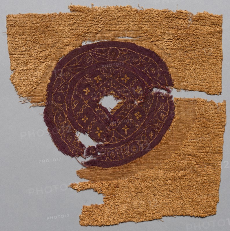 Fragment with Gold Foil, from a Furnishing Fabric, 300s-400s. Egypt, Byzantine period, 4th-5th century. Undyed linen, dyed wool, and gold foil; plain weave with supplementary weft-loops, slit-tapestry