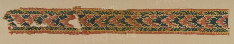 Panel from a Large Curtain, Overlapping Leaves, 300s-400s. Egypt, Byzantine period, 4th-5th century. Tapestry weave sewn on plain weave ground; undyed linen and dyed wool; overall: 14.7 x 79.5 cm (5 13/16 x 31 5/16 in.)
