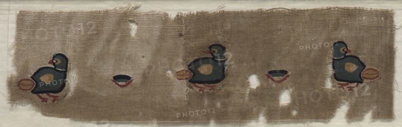 Fragment of a Curtain, 500s. Egypt, Byzantine period, 6th century. Tabby weave, inwoven tapestry ornament; wool and linen; overall: 11.5 x 39.8 cm (4 1/2 x 15 11/16 in.)