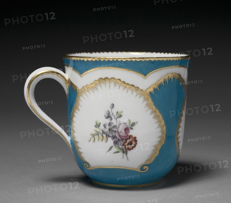 Cup, 1759. Sèvres Porcelain Manufactory (French, est. 1740). Soft-paste porcelain; overall: 8 x 10.2 x 8 cm (3 1/8 x 4 x 3 1/8 in.).