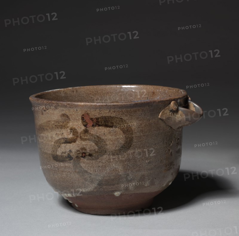Spouted Bowl with Flower Design: Karatsu Ware, late 16th century. Japan, Momoyama Period (1573-1615). Glazed stoneware with slip decoration; diameter: 17.2 cm (6 3/4 in.); overall: 12.5 x 19.1 cm (4 15/16 x 7 1/2 in.)