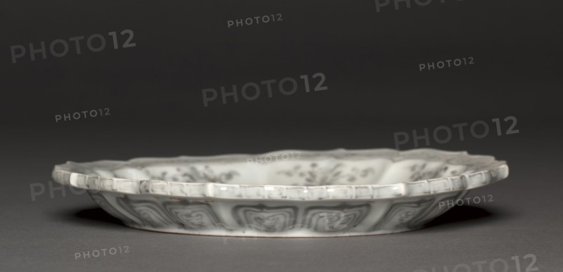 Cupstand with Floral Scrolls, 1368-1398. China, Ming dynasty (1368-1644), Hongwu reign (1368-1398). Porcelain painted in underglaze red; diameter: 22.3 cm (8 3/4 in.); overall: 2.5 cm (1 in.).