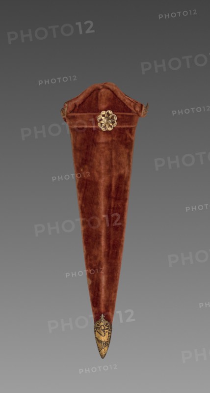 Katar (Stabbing Dagger): Sheath, 1700s. India, Mughal. Velvet; overall: 8.2 cm (3 1/4 in.).