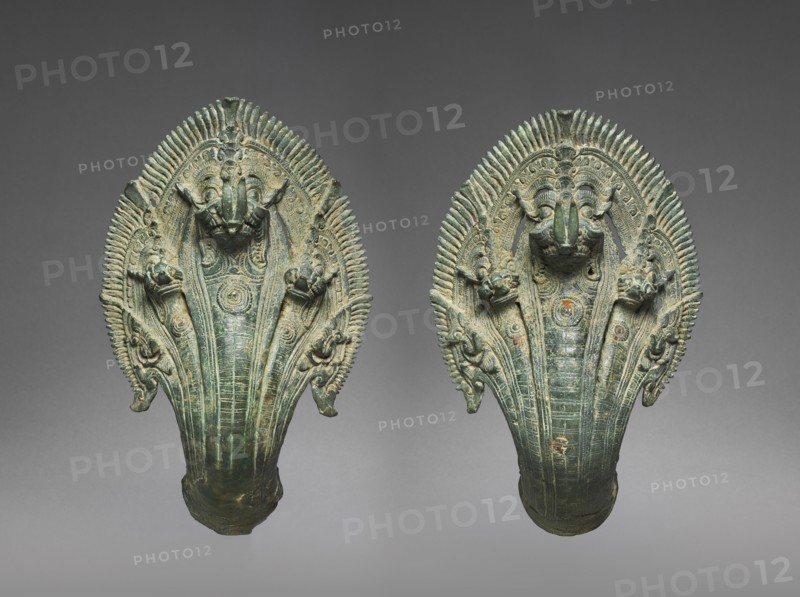 Naga Finial, 1100s. Cambodia, Angkor Wat Period, 12th century. Bronze; overall: 29.2 x 15.2 x 15.2 cm (11 1/2 x 6 x 6 in.).
