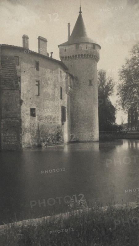 Chateau Montesquieu, c. 1900. Frederick H. Evans (British, 1853-1943). Platinum print; image: 15.4 x 8.7 cm (6 1/16 x 3 7/16 in.); matted: 35.6 x 30.6 cm (14 x 12 1/16 in.)
