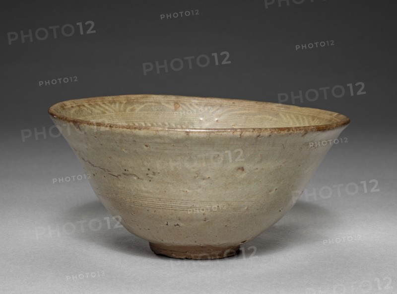 Bowl with Stamped Floral Decoration, 1400s. Korea, Joseon dynasty (1392-1910). Glazed ceramic; overall: 8.8 cm (3 7/16 in.).