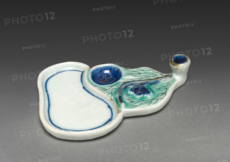 Ink Palette in the Shape of a Gourd, 18th-19th century. Japan, Edo Period (1615-1868). Porcelain, molded and carved, with underglaze blue and overglaze green and gold enamels;