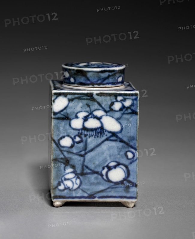 Tea Container with Plum Blossom, 1800s. Aoki Mokubei (Japanese, 1767-1833). Porcelain with underglaze blue; overall: 7.5 x 4.6 cm (2 15/16 x 1 13/16 in.).