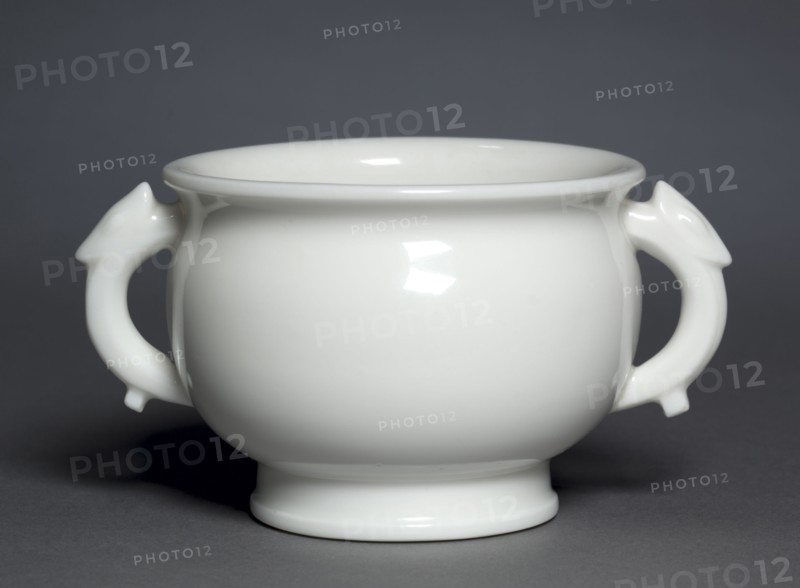 Bowl in Form of Archaic Gu:  Dehua Ware, 1600s. China, Fujian province, late Ming dynasty (1368-1644) - early Qing dynasty (1644-1911). Glazed porcelain; diameter: 12 cm (4 3/4 in.); overall: 9.3 x 16.9 cm (3 11/16 x 6 5/8 in.).