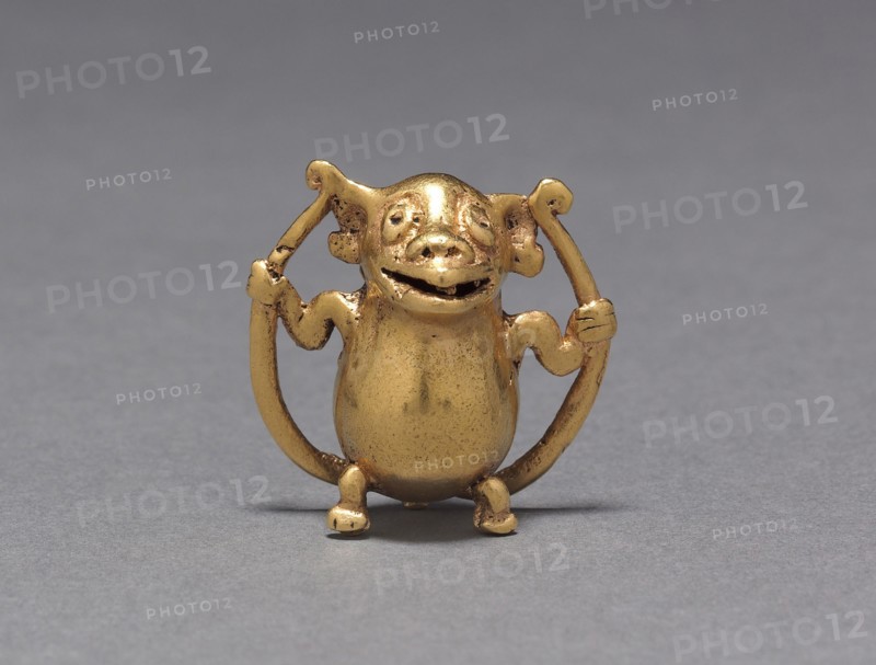 Monkey Bell Pendant, c. 700-1550. Western Panama, Veraguas-Gran Chiriquí Style, c. 700-1550. Cast gold; overall: 3.2 x 3.3 x 2.2 cm (1 1/4 x 1 5/16 x 7/8 in.).