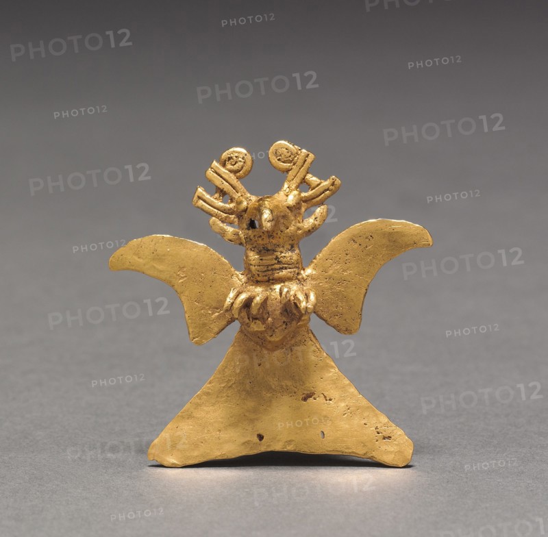 Bird Pendant, 1000-1500. Panama, Veraguas. Cast and hammered gold; overall: 4.6 x 4.5 x 1.5 cm (1 13/16 x 1 3/4 x 9/16 in.).