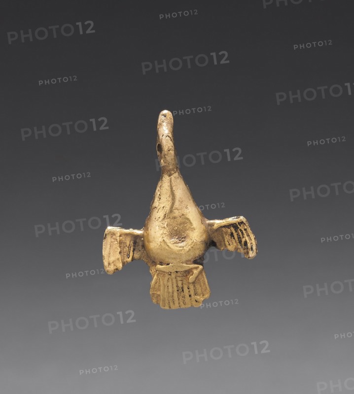 Bird Pendant, 1350-1519. Mexico, Oaxaca, Ejutla(?), Mixtec. Cast gold; overall: 4 x 3.1 x 1.2 cm (1 9/16 x 1 1/4 x 1/2 in.).
