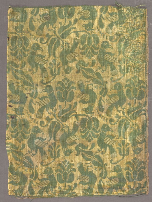 Fragment with Birds and Floral Motif, early 1600s. Italy or Spain ?, 17th century. Damask, silk; overall: 35.5 x 26.3 cm (14 x 10 3/8 in.)