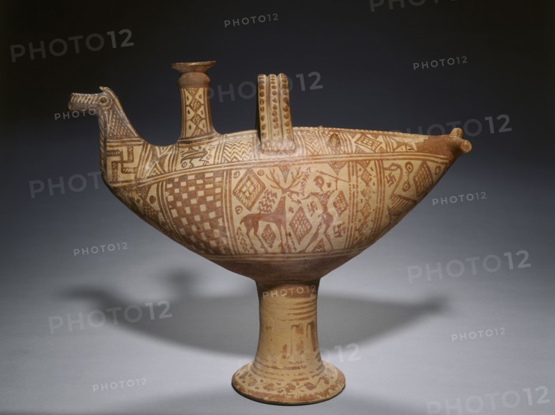 Geometric Bird Askos, c. 700 BC. Greece, Geometric Period, 8th Century BC. Earthenware; overall: 33.5 x 15.5 cm (13 3/16 x 6 1/8 in.); diameter of foot: 11.9 cm (4 11/16 in.)