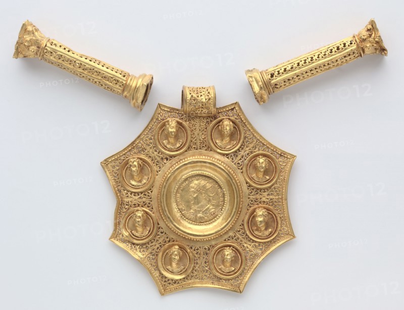 Octagonal Pendant with Corinthian Column Spacers and Clasp Set, 324-326. Byzantium, Late Roman, Eastern Mediterranean, (probably Sirium or Nicomedia), Byzantine period. Gold