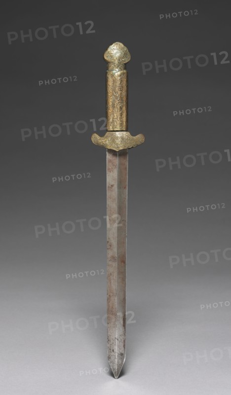 Dagger, 19th century. Metal; overall: 38.1 cm (15 in.); hilt: 6.4 cm (2 1/2 in.); scabbard: 42.5 cm (16 3/4 in.).